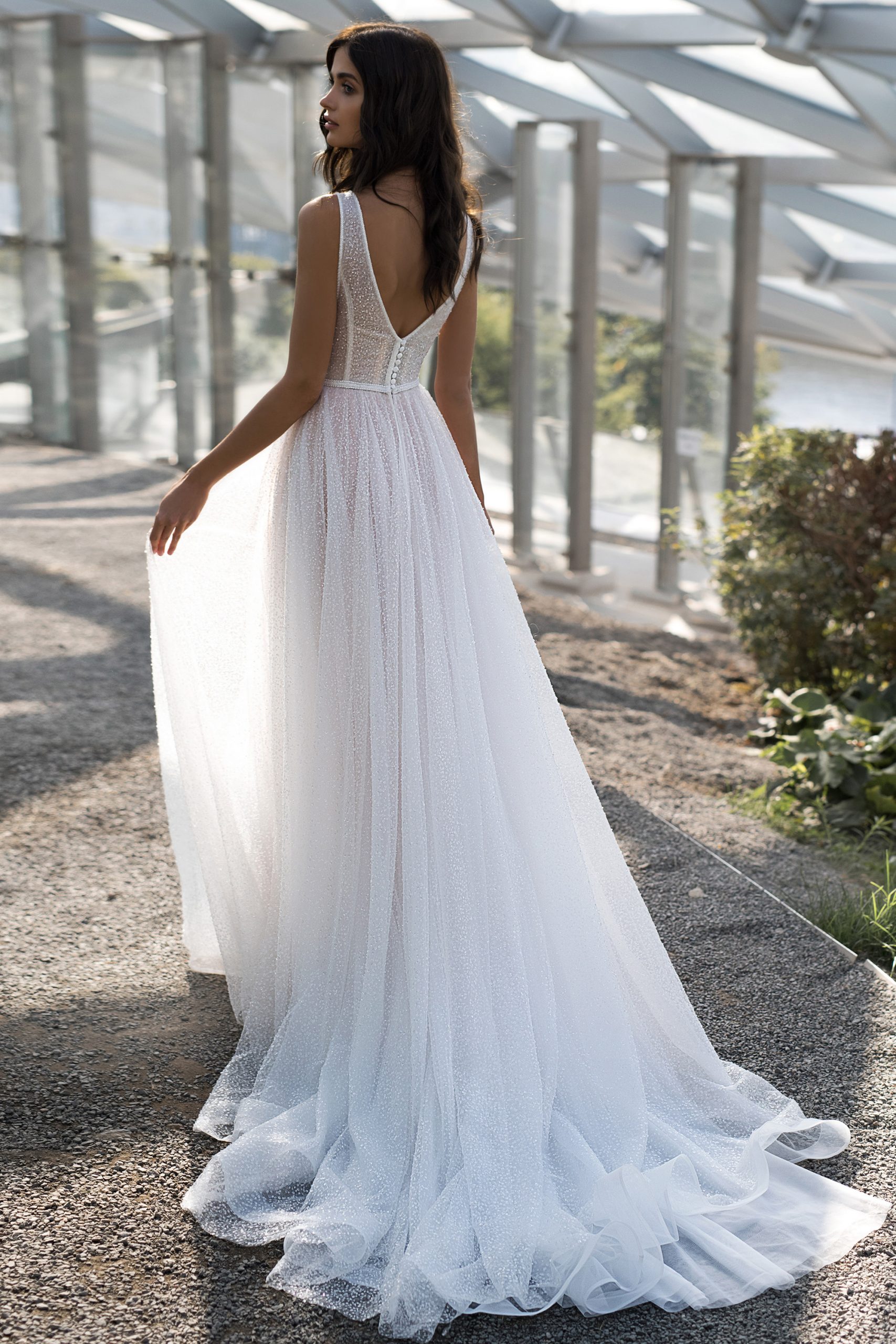 wedding dress Aura