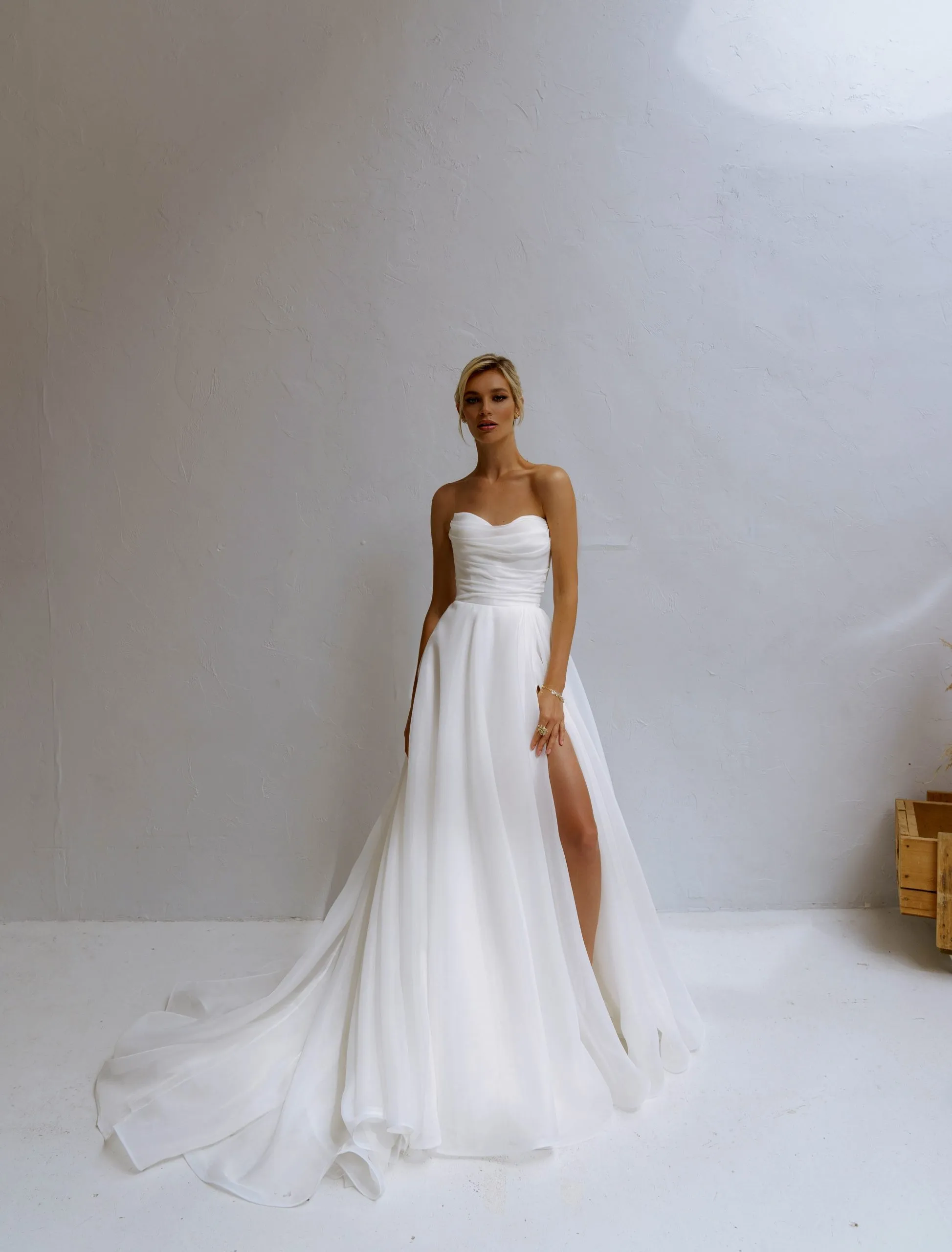 wedding dress Lovely